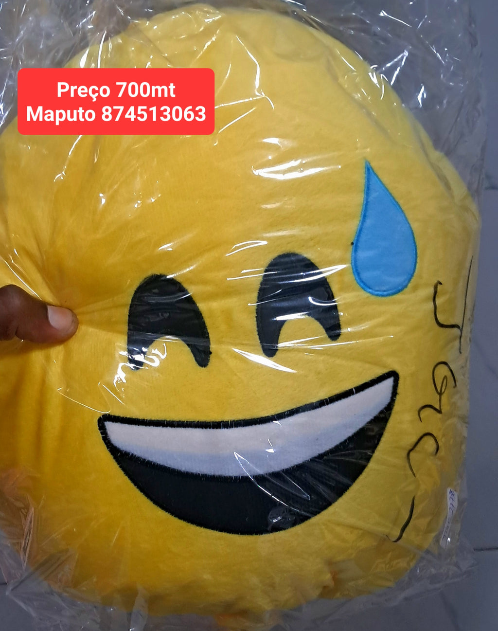 Almofada de Emoji Decorativa - Pelúcia Premium