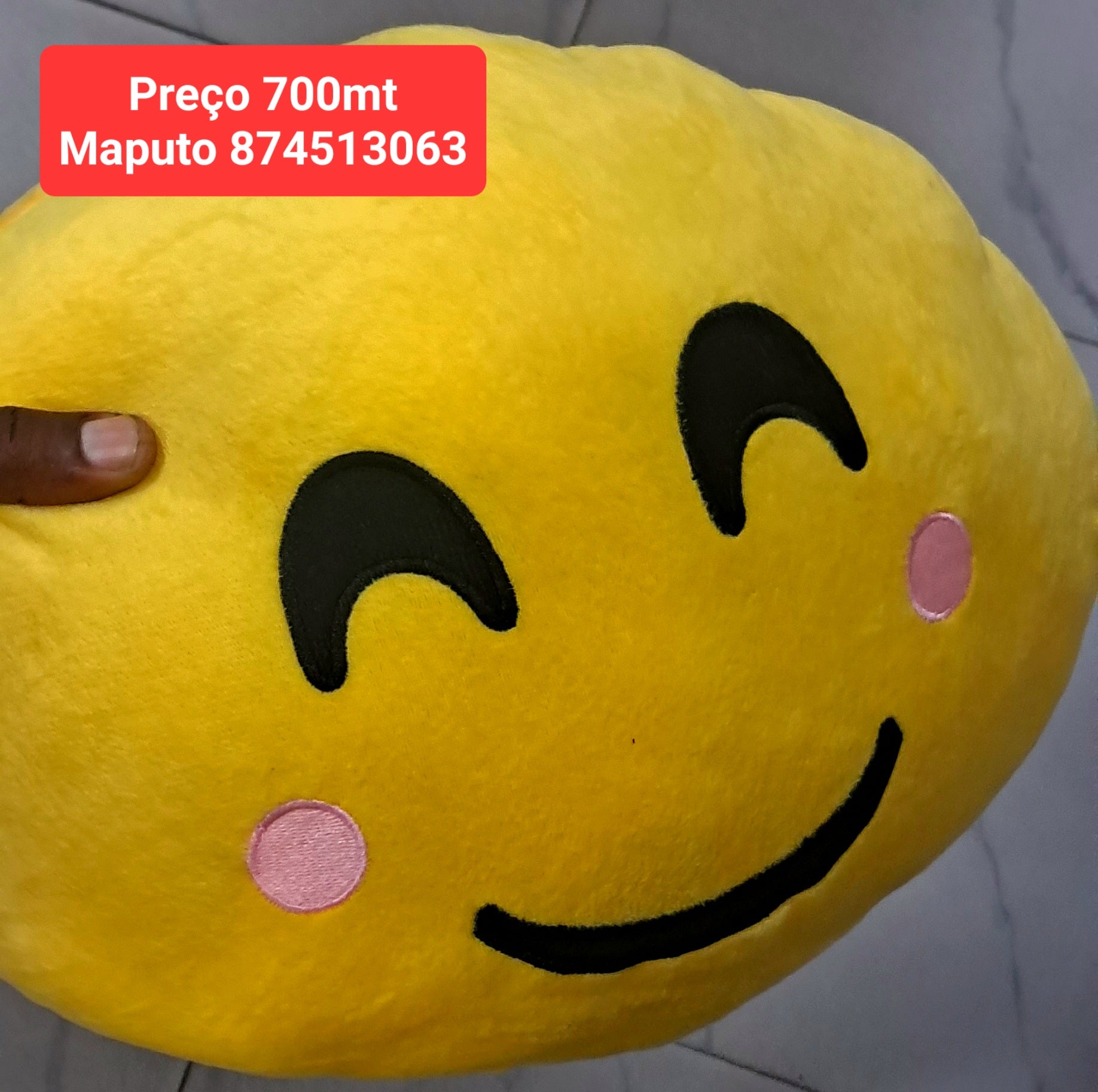 Almofada de Emoji Decorativa - Pelúcia Premium