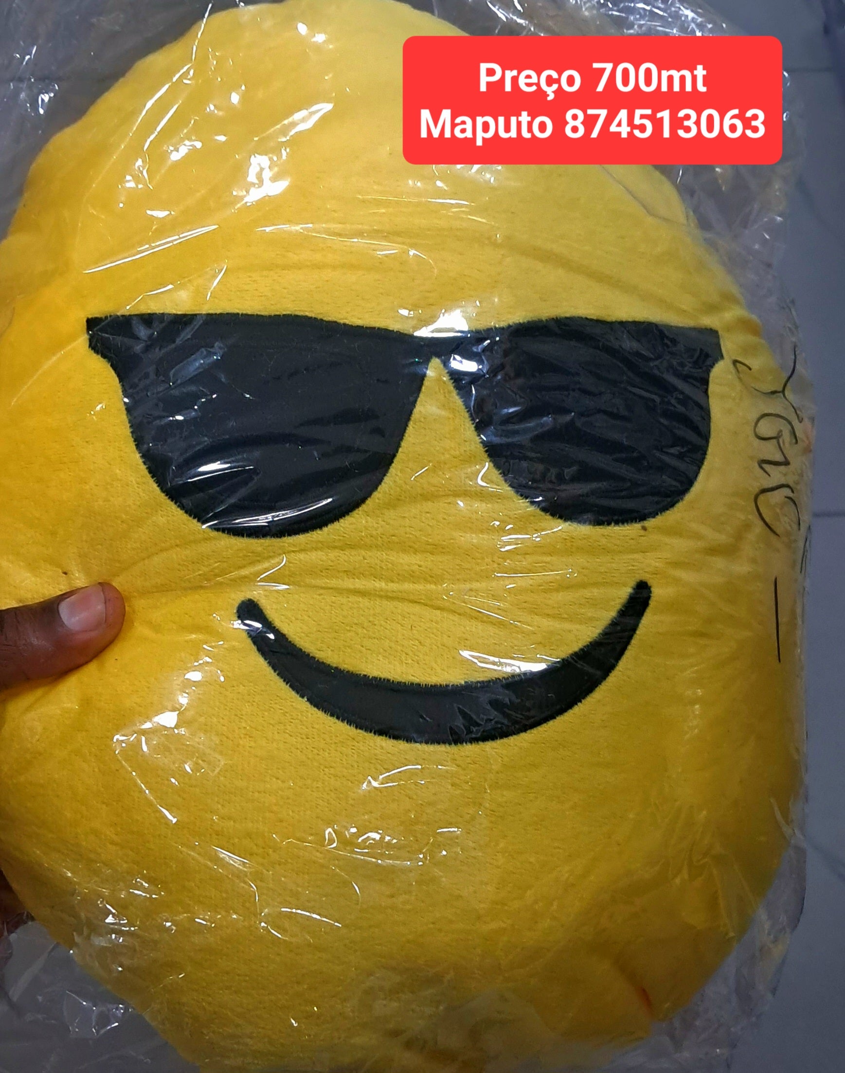 Almofada de Emoji Decorativa - Pelúcia Premium